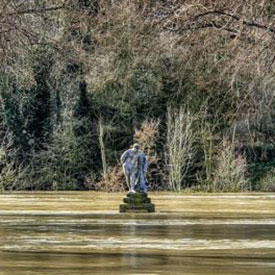 SHREWSBURY FLOODS - NIGEL'S FEET ARE STILL DRY